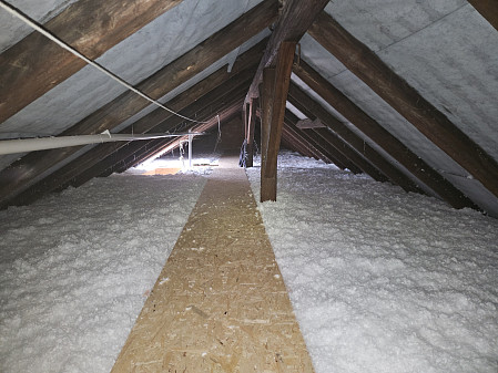 Izolace stropu zděného bytového domu v Nymburku